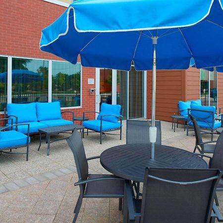 Fairfield Inn & Suites By Marriott Detroit Трой Екстериор снимка