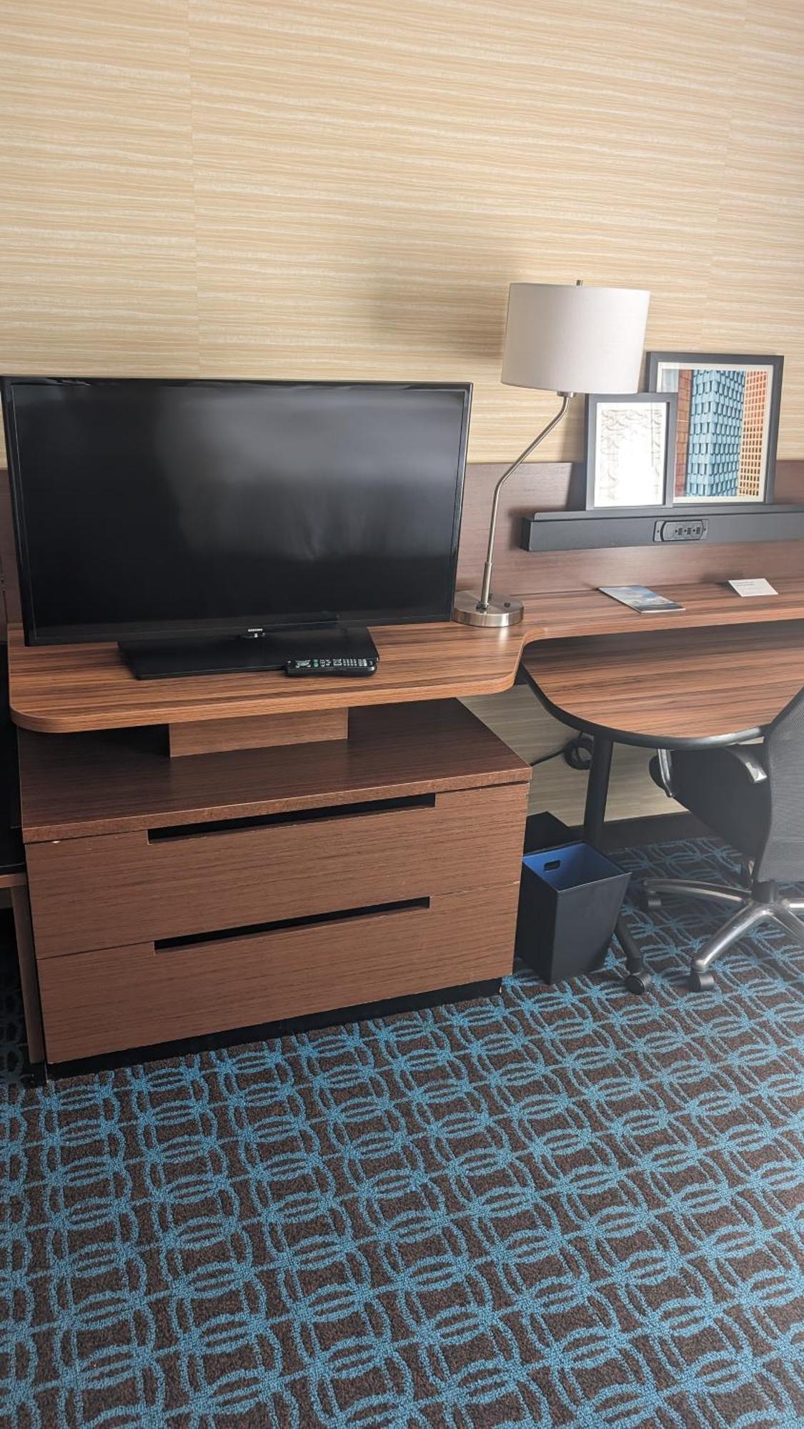 Fairfield Inn & Suites By Marriott Detroit Трой Екстериор снимка