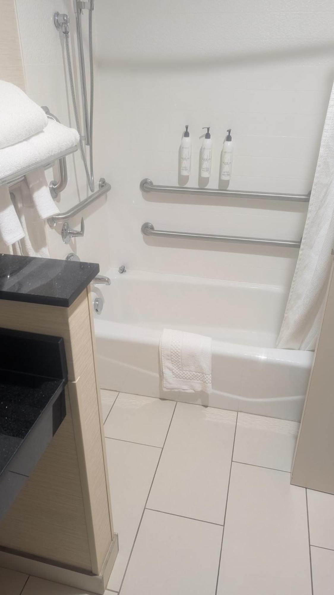 Fairfield Inn & Suites By Marriott Detroit Трой Екстериор снимка