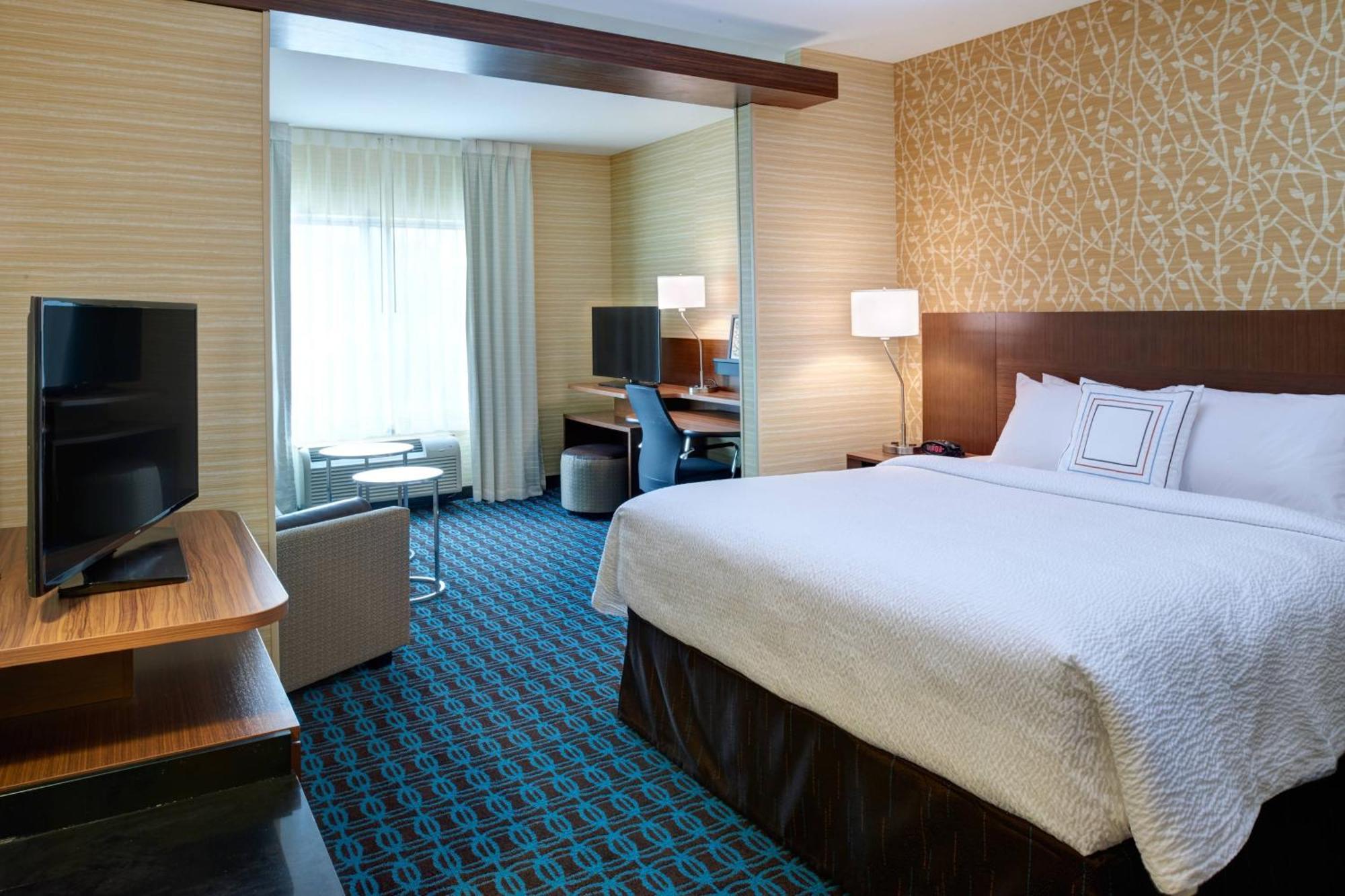 Fairfield Inn & Suites By Marriott Detroit Трой Екстериор снимка