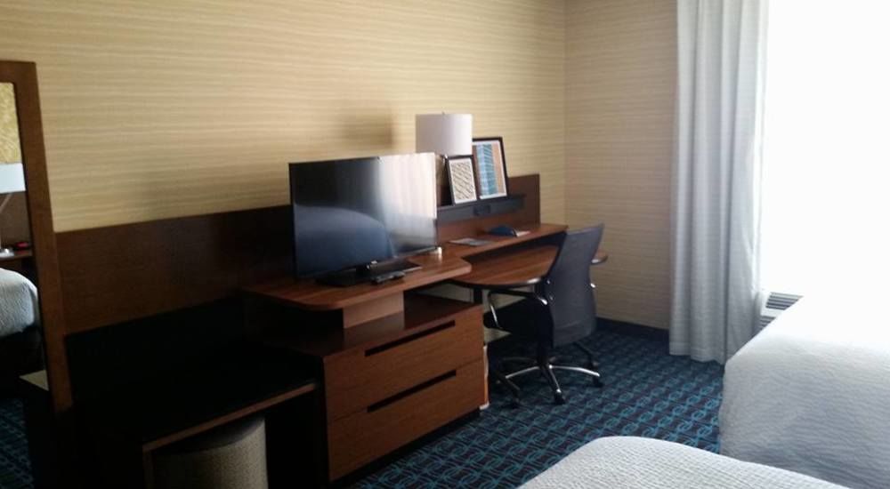 Fairfield Inn & Suites By Marriott Detroit Трой Екстериор снимка